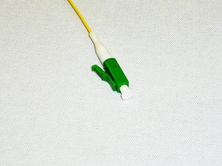 LC/APC 8° Pigtail E9/125µ OS2, 2m IL<0,25dB max., braune buffer, Grade B 